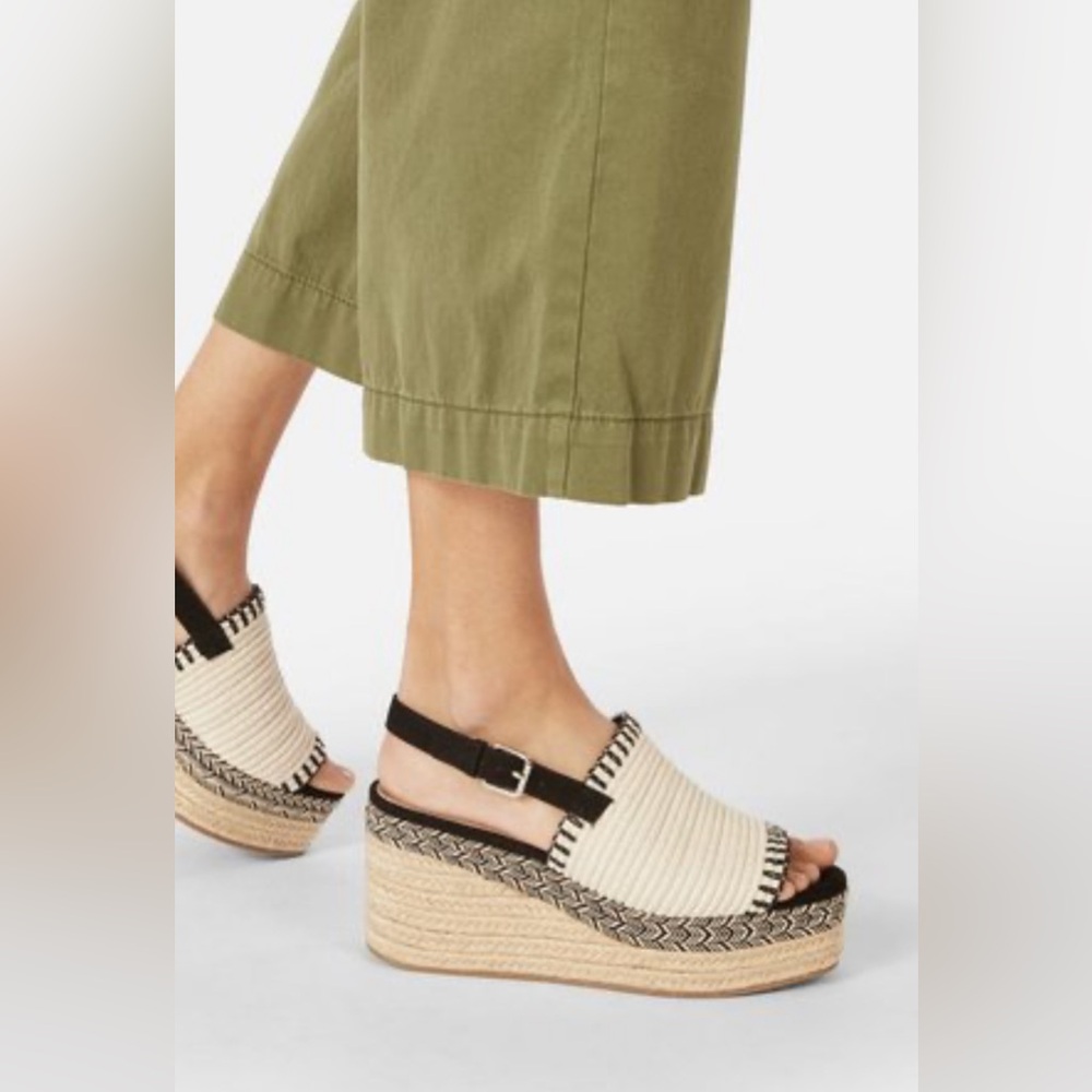 Just Fab Wedge  life on the wedge sandal Size 7.5